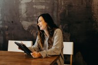 Synergie tussen personeelsmanagement en contractbeheer voor succes